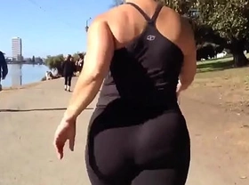 Candid - plump asian nutbooty in yogapants